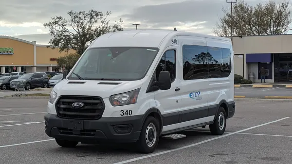 Ford Transit Minibús