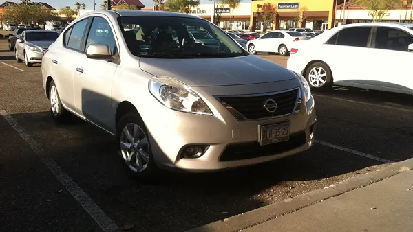 Nissan Versa usado